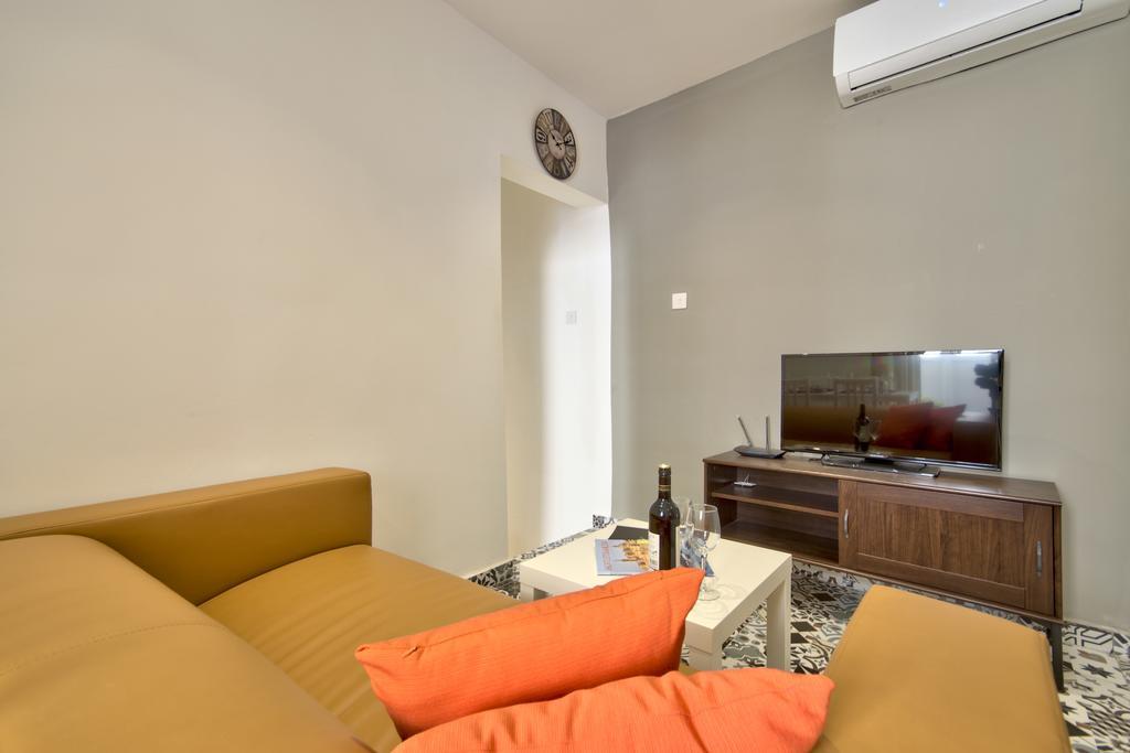 Central Valletta Two Bedroom Apartment Exterior photo